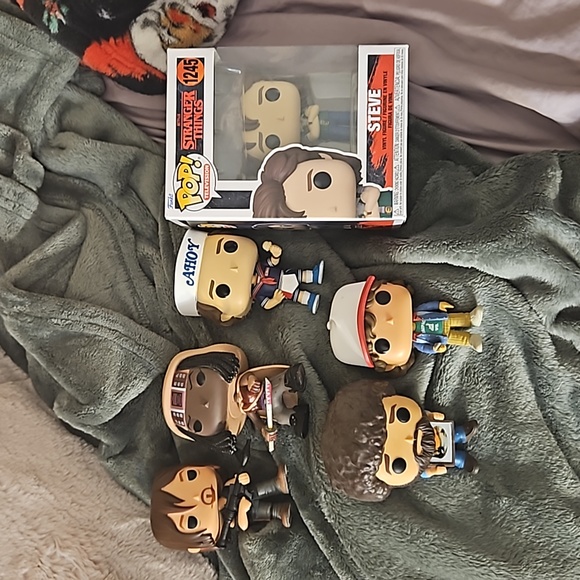 Walking dead stranger things and bob ross funko pop! - Picture 1 of 7